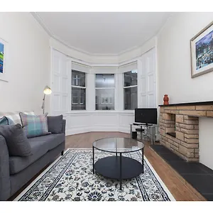 Apartment Pass The Keys Spacious 2-br Flat For 4 In Morningside, Edinburgh